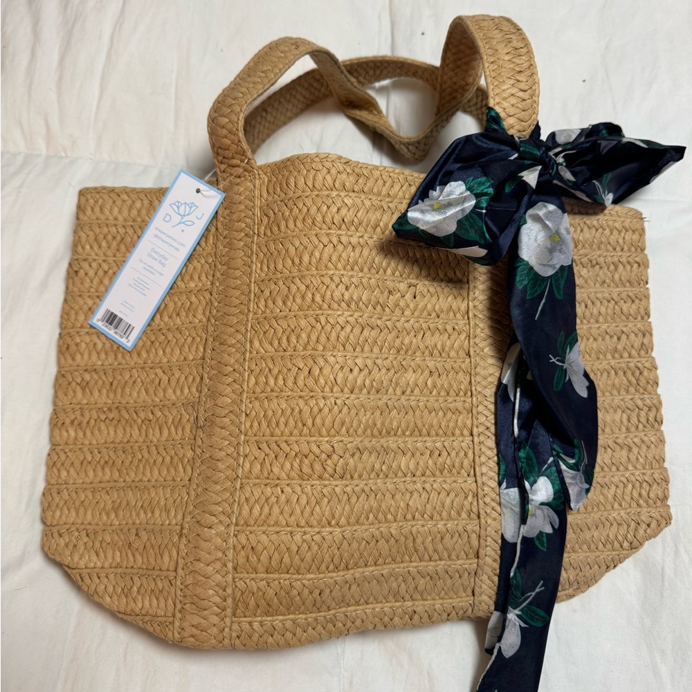 NWT Draper James Tan and Navy Elegant Woven Tote